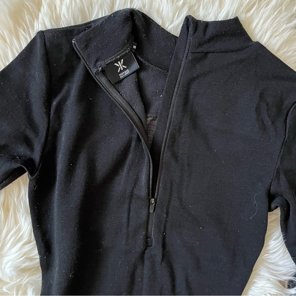 One piece long sleeve jumpsuit shorts small - Picture 3 of 4